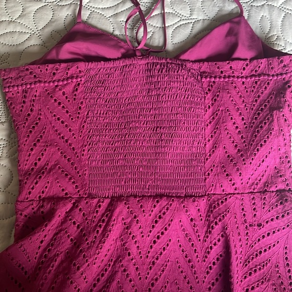 White House Black Market Fuchsia Lace Eyelet Camisole Size 8 - Picture 12 of 12